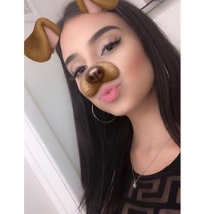 Meet your Posher, Alessandra